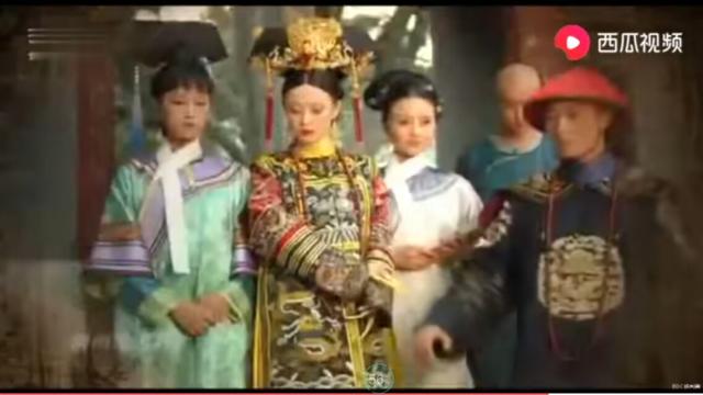 甄嬛传主题曲谁唱的:《甄嬛传》片头曲中“斩断情丝心犹乱”，谁最符合这种爱恨纠结