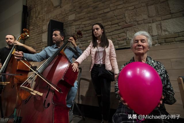 贝多芬钢琴曲:贝多芬是个聋子，那他是怎么创造出那么多传世钢琴曲的？