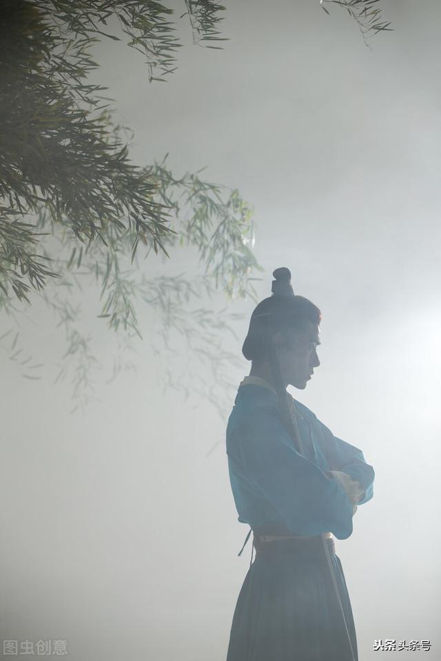 易虎臣叶雪:古龙小说的主角中，除了李寻欢，还有谁能够超过古龙本人？