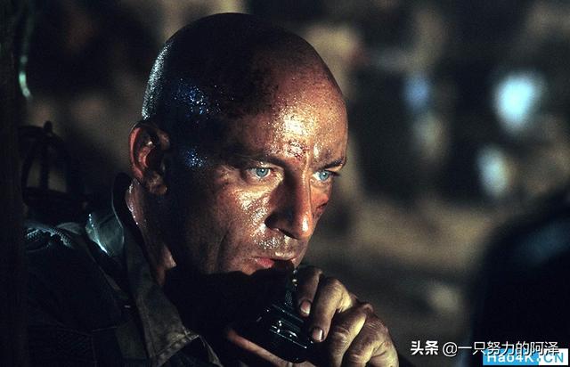 头条问答 - 《黑鹰坠落》请问加长版那10分钟,多了一些什么情节和内容