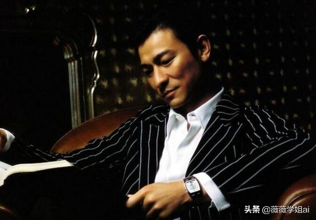 杨坤和刘德华怎么了:如何看待杨坤经常在直播中diss刘德华，许嵩等人没水平？