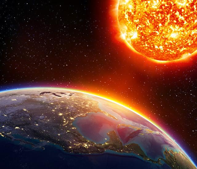 太阳既然是个火球,那太阳靠什么在太空中燃烧,燃烧的空气又从哪来?