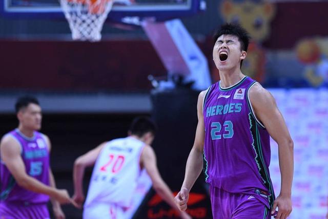 贾诚没上，陈培东打了2分钟，两人新赛季没机会了吗？