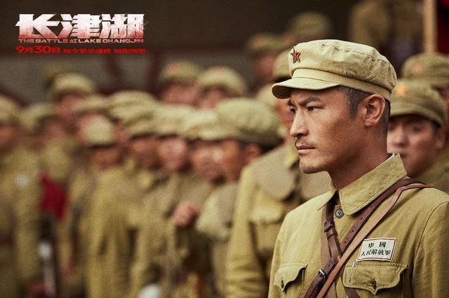 中小学生适合看《八佰》《长津湖》等战争片吗？