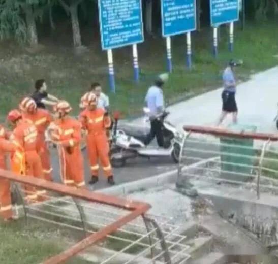 定西地震惊现狗坚强:南通某河发现一对男女尸体，两人紧紧相拥，是情侣殉情吗？