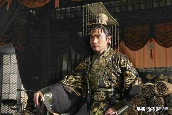 为什么秦始皇活着时,没人敢起义？