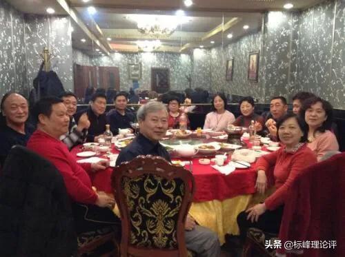 室内打仗视频:为什么到过年家庭矛盾就多起来了，甚至大打出手，最后不欢而散？