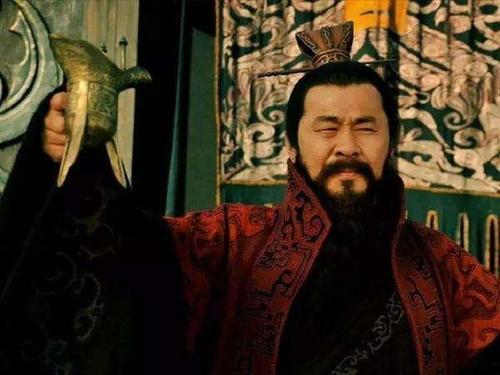 曹植简介:为什么多数专家认为曹操诗的文学水平远不及曹植？