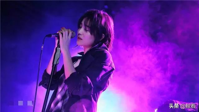 梁静老公:“国民媳妇”当众“卖惨”，中年女演员到底值不值得同情？