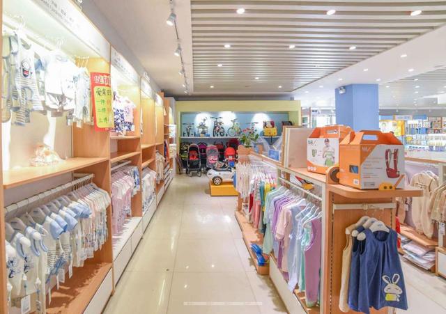 女孩子二十多岁,现在这个阶段开什么店好？