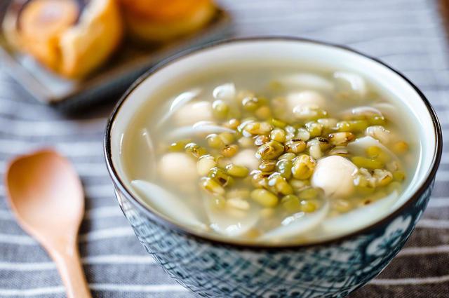 天气热了,吃什么食物可以防中暑,解暑(吃什么食物预防中暑)