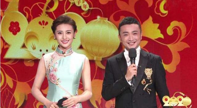 尹颂主持人:为什么说尹颂张舒越非常幸运就主持了央视春晚