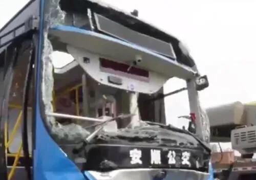 重庆公交车事件:为什么重庆不发展双层公交