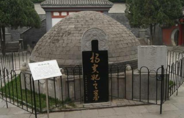 杨玉环图片:“一骑红尘妃子笑”，杨贵妃依靠皇帝才能吃到荔枝。你呢？