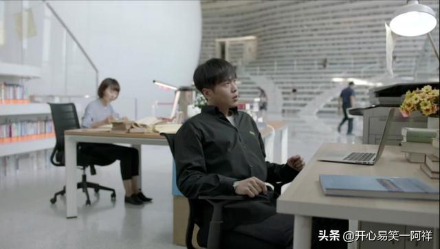 庆余年有几个是穿越的:《庆余年》讲的是哪个朝代的故事啊？