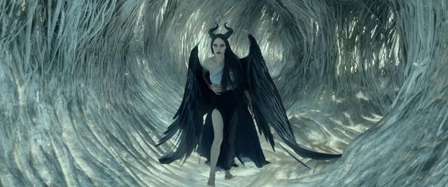 沉睡魔咒2:如何评价朱莉的新片《沉睡魔咒2》？