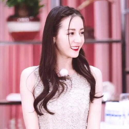 你觉得娱乐圈里最漂亮的女星是谁？