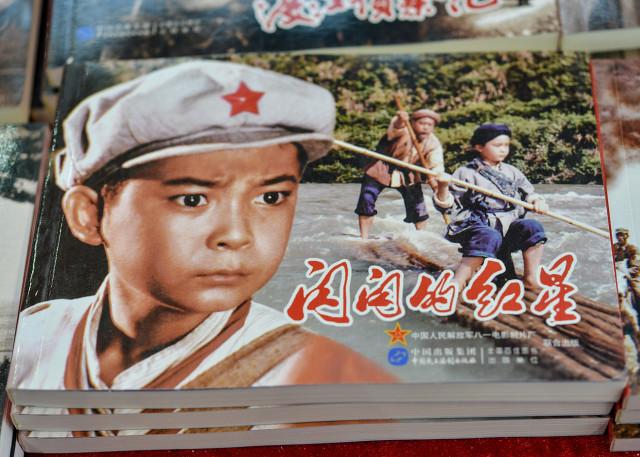丁丁历险记里的狗图片:哪些漫画你看过十遍以上？ 丁丁历险记里的白雪是什么狗