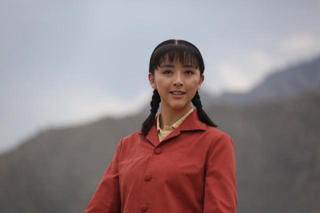 黄小蕾结婚了吗:曾轶可自曝在机场遭安检刁难，事情真相到底如何？对此你怎么看？