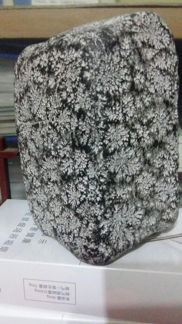 玉原石哪里可以捡到,辽宁省哪里能捡到好看的石头？