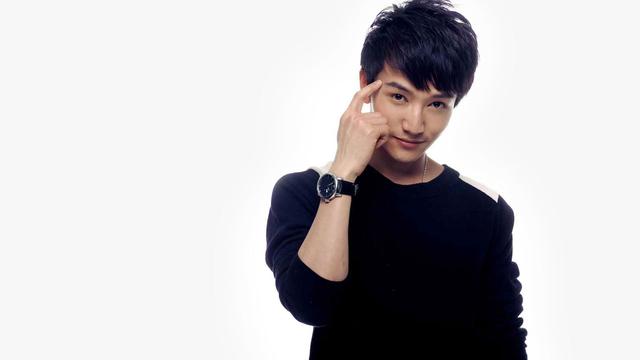 歌手许诺会现场自编自唱歌曲潜力很大怎么好久不见他的身影