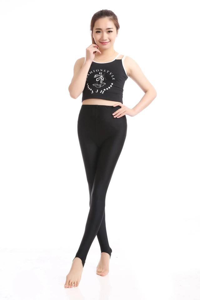 头条问答 - 你对女生穿着健美裤(秋裤)出门的这种时尚,能接受吗?