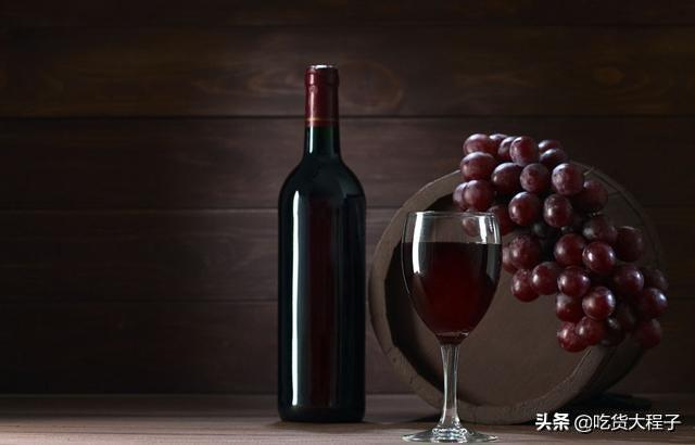 关于红酒的基本知识，葡萄酒、干红、红酒有哪些区别你认为哪个更好喝