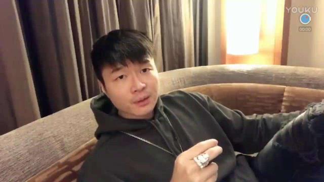 大左个人资料:大左主持的《非正式会谈》好，还是沈凌主持的《世界青年说》好
