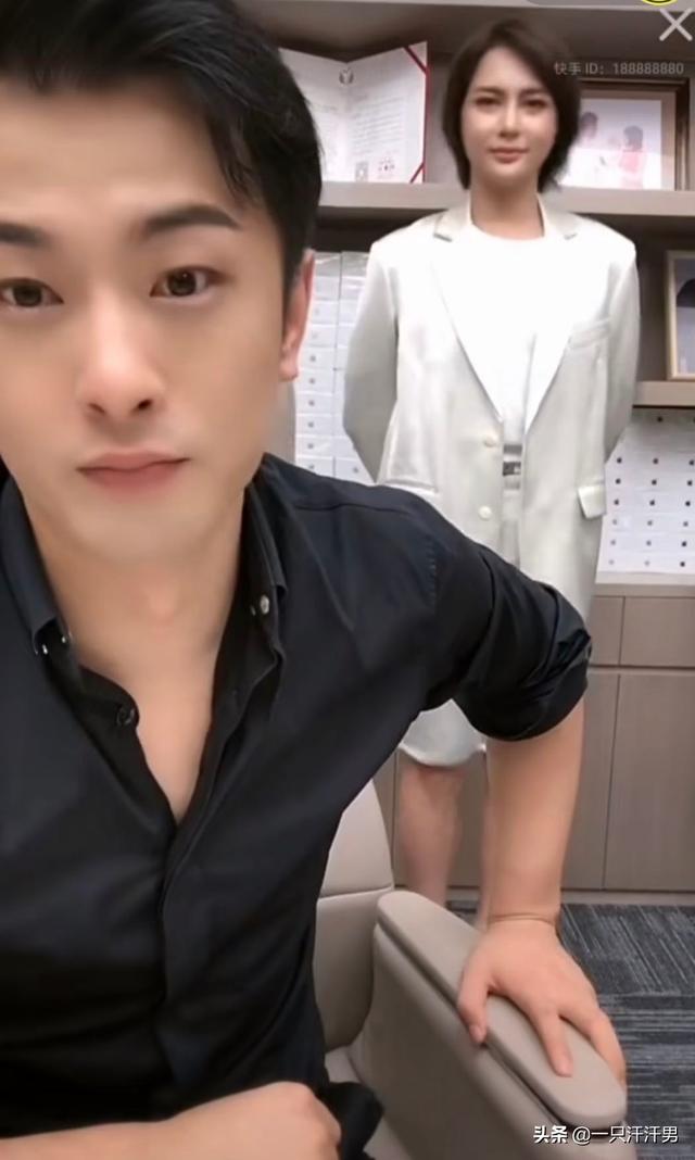 辛巴在ks直播为什么老是送福利？他不亏吗？