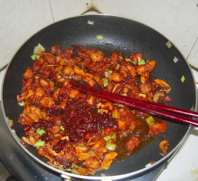 辣鸡面,辣鸡面怎样炒辣鸡才好吃？