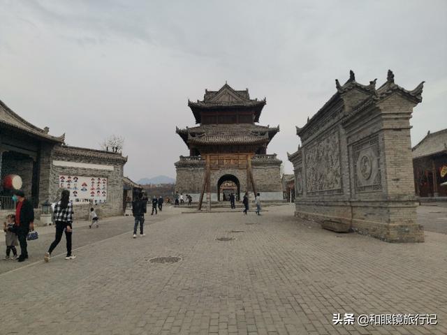 白鹿原电影简介:电视连续剧《白鹿原》中，为什么多次出现傻子二豆的镜头？