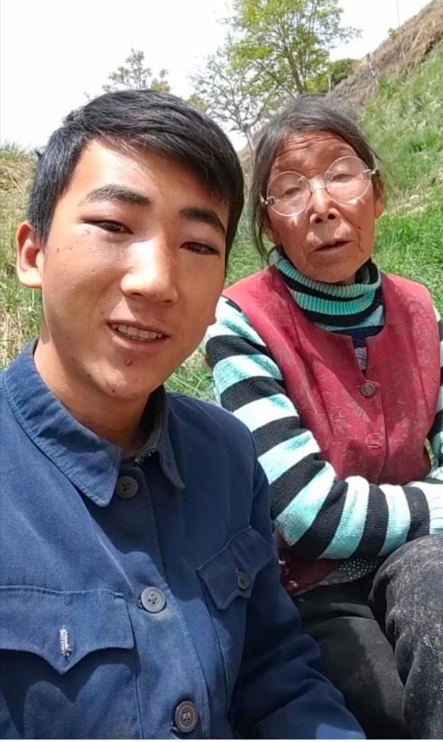 快手嘟嘟姐:快手突然爆红，又让你很意外的网红是谁？