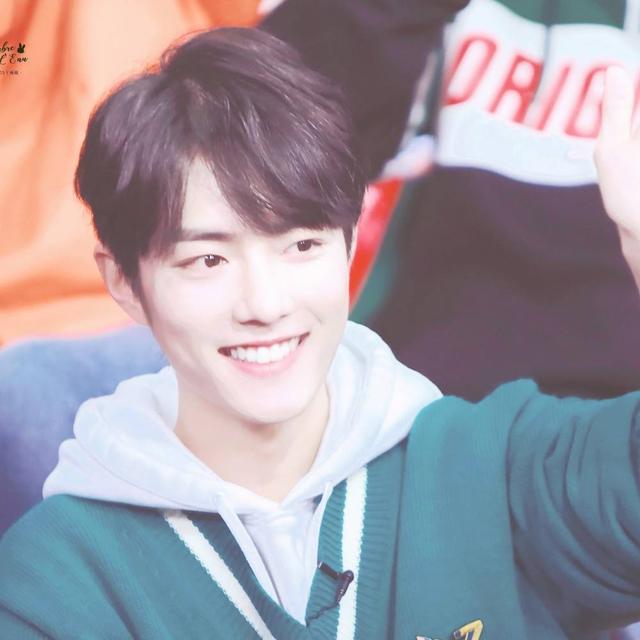如何看待时下的娱乐圈乱象和娱乐至死？娱乐圈价值观、人生观是否颠覆？