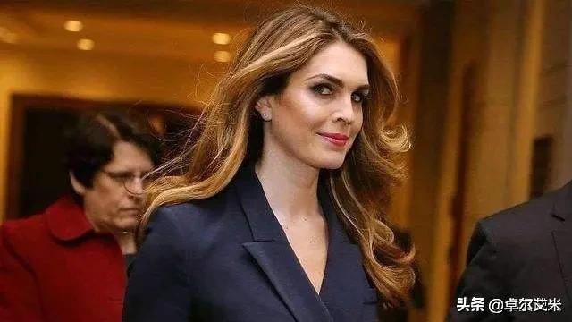 塞尔维亚总统武契奇身高:为表敬意，塞尔维亚美女专家脱鞋与中国援塞专家合影，怎么看？