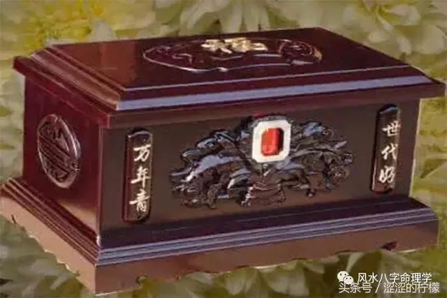 骨灰安放:如果有人将家里老人的骨灰安放在生活区自家闲置的空房里，可以吗