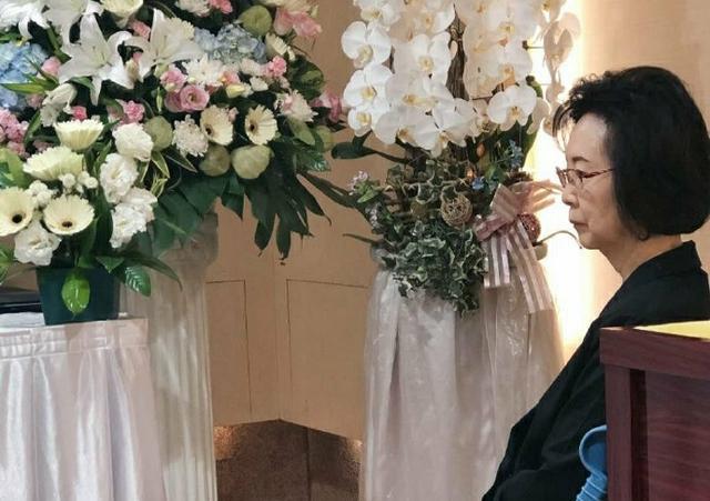 张睿悼念琼瑶丈夫:如何看待演员张睿发纪念琼瑶丈夫微博被质疑？