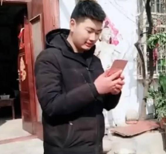 那英经纪人辟谣:张丹峰被爆出轨经纪人，你怎么看