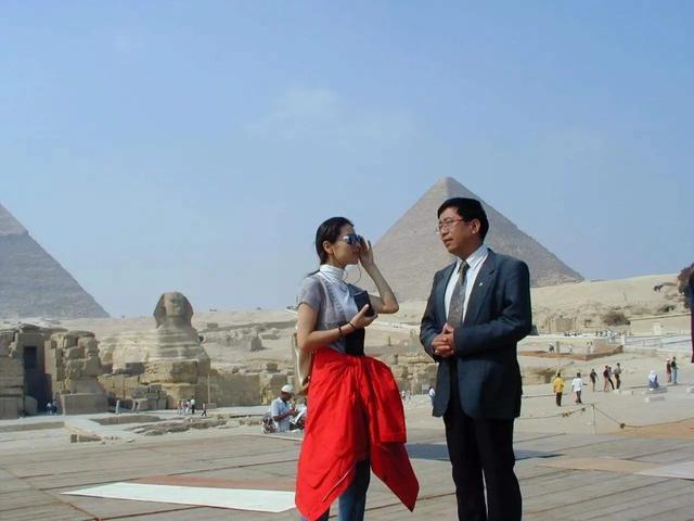 余秋雨离婚:余秋雨为何要娶比他小16岁的妻子