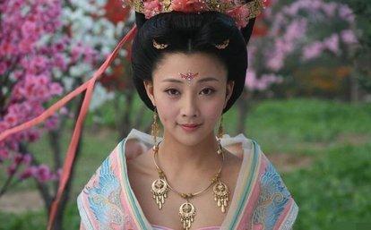 李隆基的皇后:唐玄宗李隆基先后深宠武惠妃和杨贵妃，为什么没有立她们为皇后？