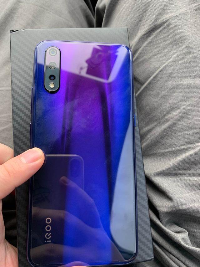 尊龙z6电竞:vivo两千左右的手机哪款性价比高？