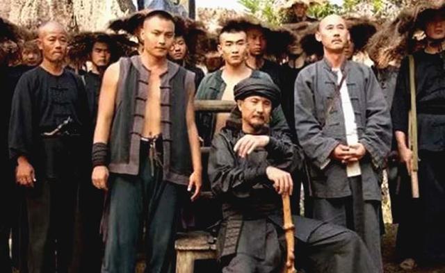 湘西土匪:您是怎么看待湘西土匪的？要求客观，不带偏见，不先入为主？