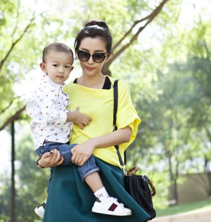 李冰冰档案:46岁的李冰冰为什么还不结婚生子却把妹妹李雪的儿女视如己出