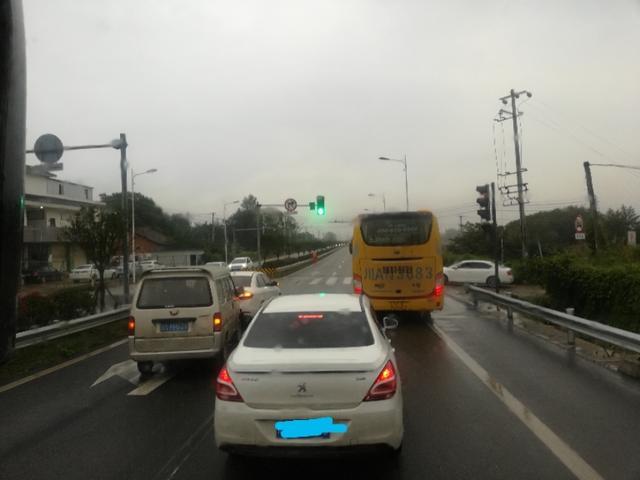 在车上一次又一次挺入:汽车多长时间必须要动一下？