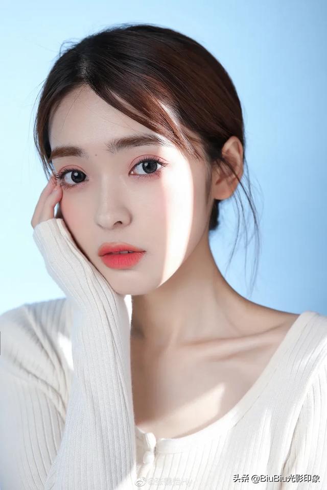 有没有男生用好看的女生来当手机壁纸？