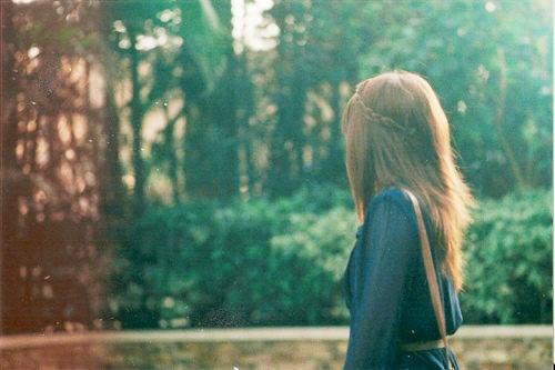 廖琴哭泣的女人:女人趴在男人怀里哭男人心疼吗