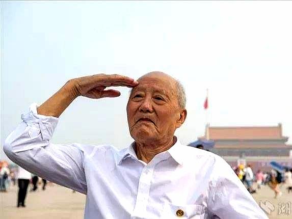 毛泽东遗体如何保存(为什么一些老人爱去北京旅游？