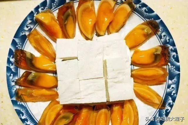 最简单的凉拌皮蛋豆腐,凉拌皮蛋豆腐的家常做法湘菜？