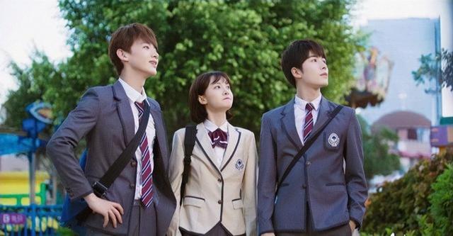双世宠妃演员表:说一说，有哪些影视作品主题曲大火，而作品本身没什热度？