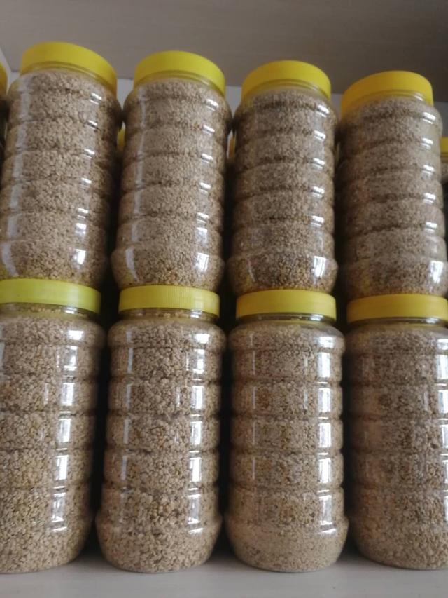 头条问答 养蜂人是怎么把蜜蜂采的花粉夺来的 18个回答