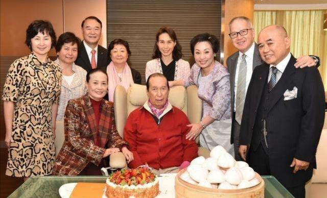 成泰燊:港澳爱国企业家何鸿燊逝世，一生爱国，你怎么评价他？